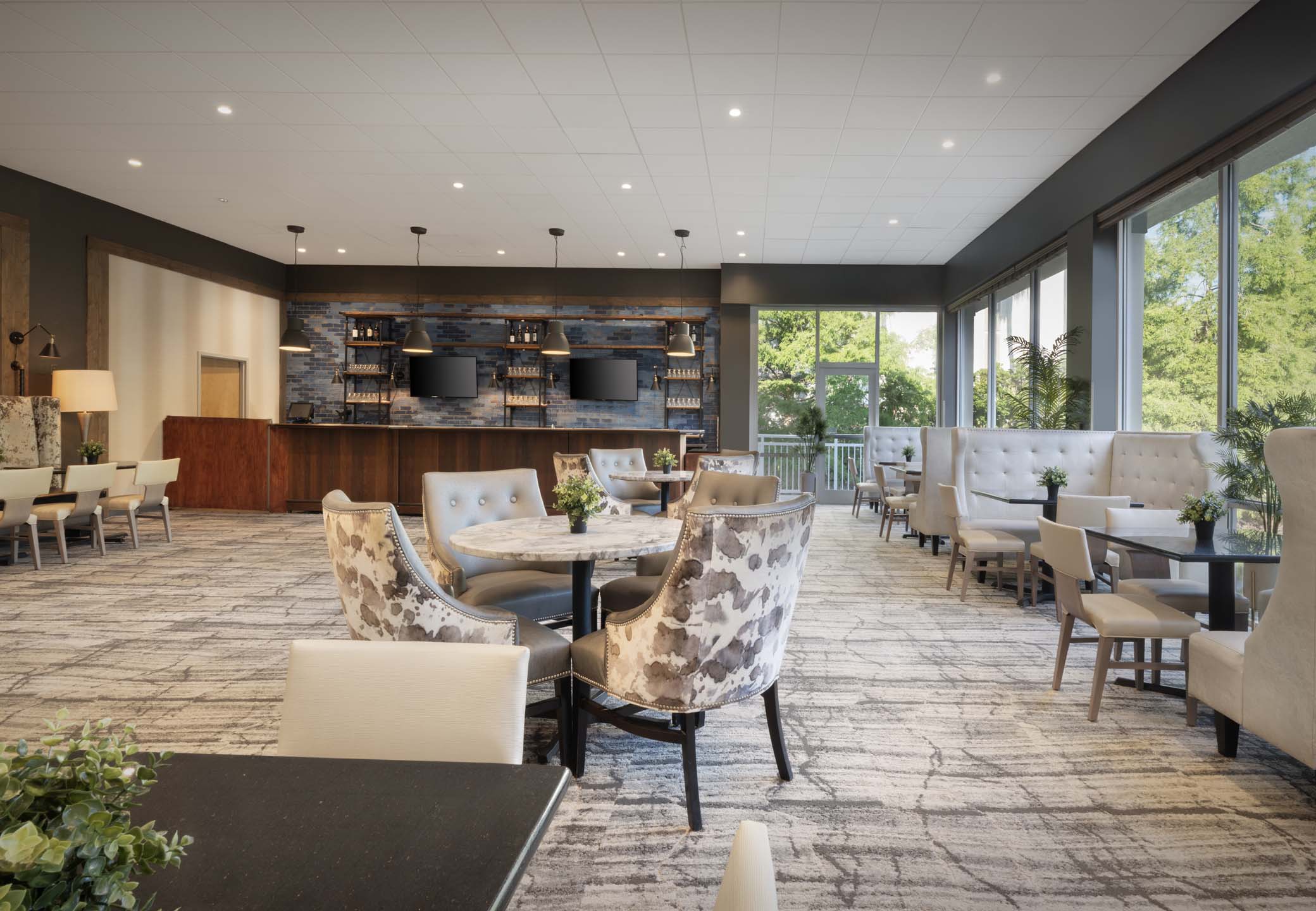 Hideaway Bar & Grille dining room